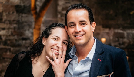  Sofía Torres y Alejandro Sanvela se comprometieron.