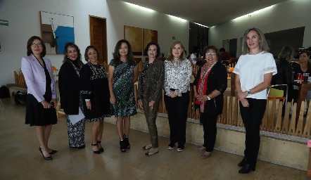  Rebeca Bustillos, Lila de Zamanillo, Marilú Lira, Aida Palau, Leticia Nieto, Ana Cristina de García, Carmelita Vázquez y Águeda Chávez.