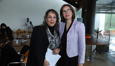  Lila de Zamanillo y Rebeca Bustillos.