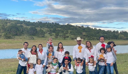  Celebrando las fiestas patrias.