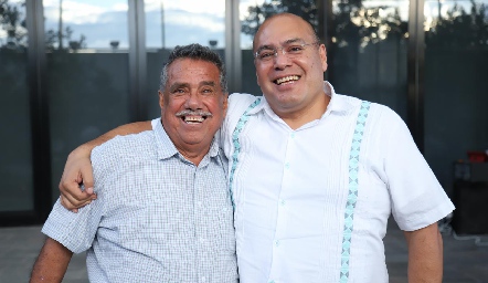  Ricardo con su papá Ricardo Sandoval.