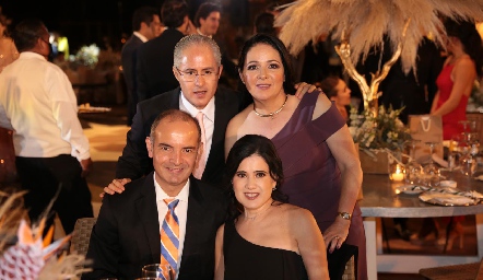  Jorge Aldrett, Claudia Álvarez, Héctor Navarro y Martha Aldrett.