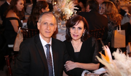 Víctor Medlich y Alicia Gallegos.