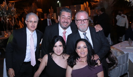  Jorge Aldrett, Eduardo Villalobos, Arturo Álvarez, Martha Aldrett y Claudia de Aldrett.