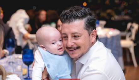  Chino Lizaola con su hijo Bosco.