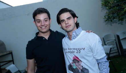 Rafael Abud y Gustavo Medina.
