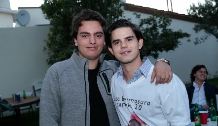  Daniel Berrones y Gustavo Medina.