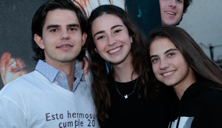  Gustavo, Maite y Marijó Alcalde.