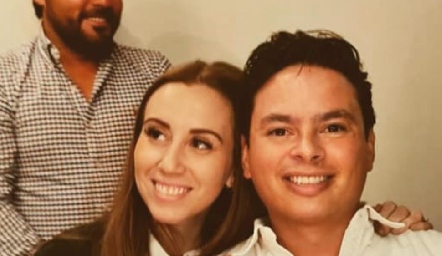  Paty Dantuñano y Barra Meade.