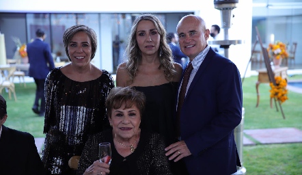  Marcela Serna, Roxana Serna, Tomás Alcalde y Luz María Hernández.