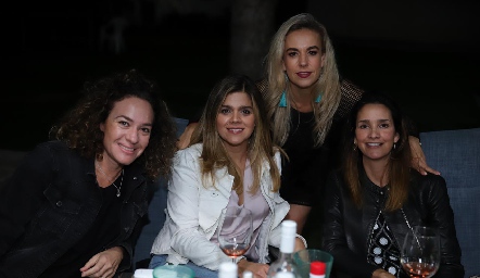  Julieta Morales, Yezmín Sarquis, Mónica Torres y Gabriela Estrada.