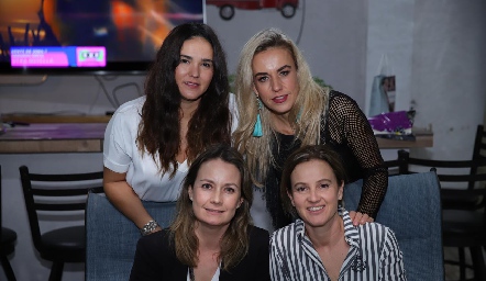  Ana Paula Valdés, Mónica Torres, Gabriela Artolózaga y Romina Madrazo.