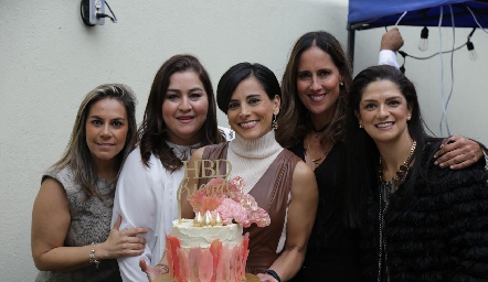 Michelle Zarur, Deyanira Cázares, Anilú Enríquez, Adriana Pedroza y Daniela Gutiérrez.