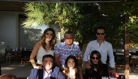  Pilar Martínez, Mauricio Autrique, Roberto de la Rosa, Fernando de los Santos, Claudia de los Santos y Cecilia de los Santos.