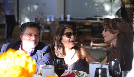 Fernando, Claudia y Cecilia de los Santos.