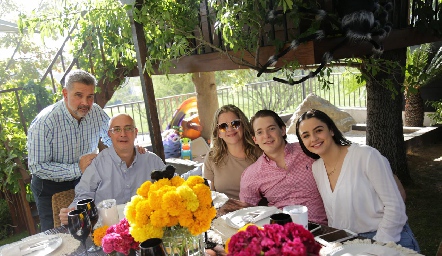  José Luis Leiva, Sergio Bedolla, Lorena Martínez, Diego Bedolla y Montse Bedolla.