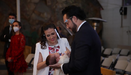  Laura Cadena y Roberto Alcalde con su hijo Roberto.