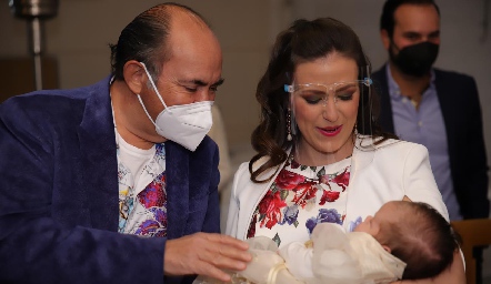   Roberto con su abuelo y mamá.