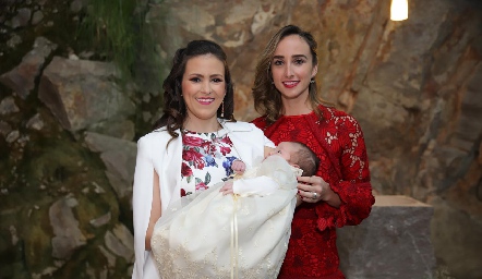  Roberto con su mamá y madrina.