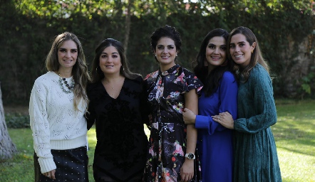  Primas Zendejas, Adelina, Silvana, Ana Sofía, Marijó y Cone.