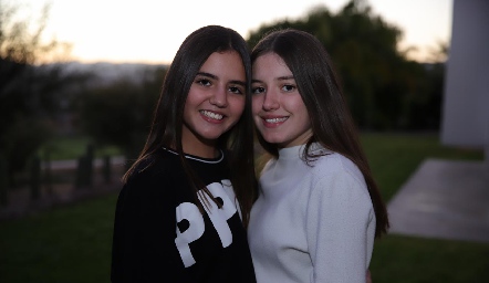  Mía y Anna Astrid.
