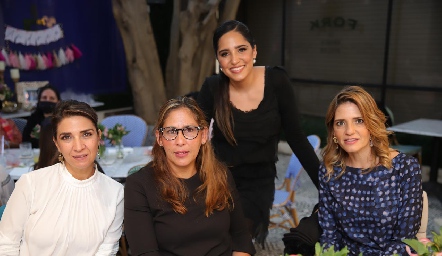  Lourdes Velázquez, Adriana Rodríguez, Andrea Ascanio y Rosy Rodríguez.