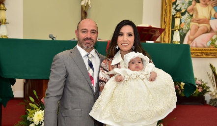  Jorge Puga y Gabriela Carrillo de Puga con su hija Valeria.