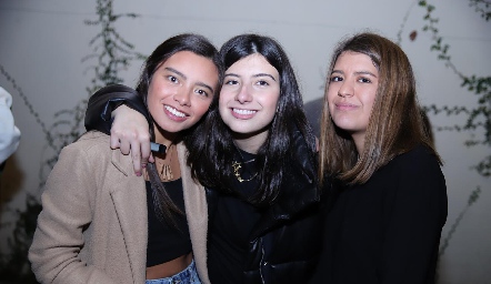  María, Ana Paula García y Regina Martínez.