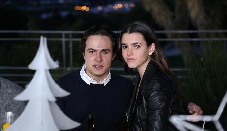  César Flores y Paola Zermeño.