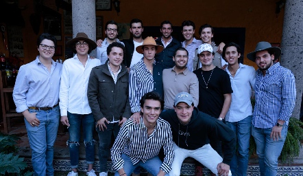  Pablo Labastida con sus mejores amigos.