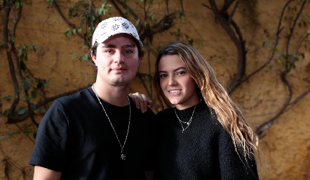  Bruno Dávila y Renata Fernández.