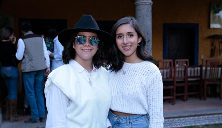  Ana Pau Galán y Ana Lú Jepe.