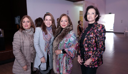  Silvia Esparza, Diana Guel, Rebeca Konishi y Leticia Nieto.