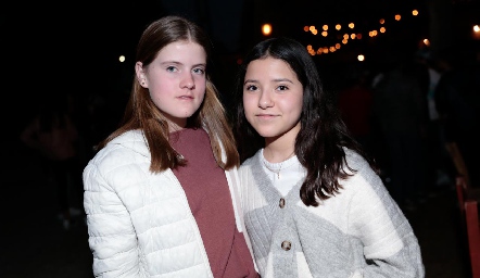  Emilia y Ana Pau.