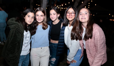  María, Cayetana, Natalia, Yamilet y Cristina.
