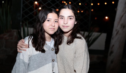  Ana Pau y Camila.