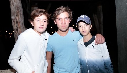  Israel, Daniel y Lucas.