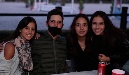  Ximena Stevens, Yosdiel González, María Paula Silva y Bárbara Nava.