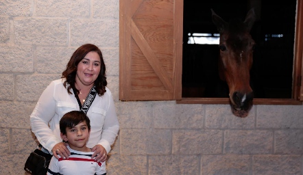  Deyanira Cázares y Alonso.