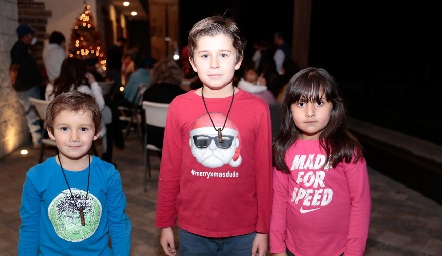  Andrés, Esteban y Evelyn.