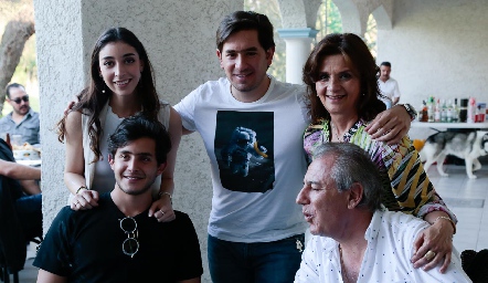  Paula Pérez, Fernando Abud, Irasema Medellín, Julián y Fernando Abud.