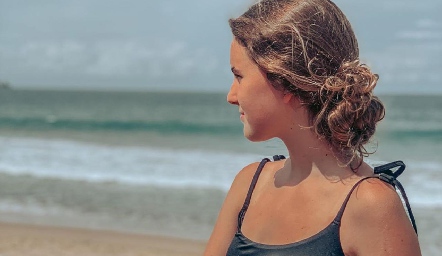  Camila de la Garza.