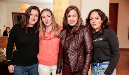  Verónica Saiz, Maru Muñiz, Laura Hallal y María Rodríguez.