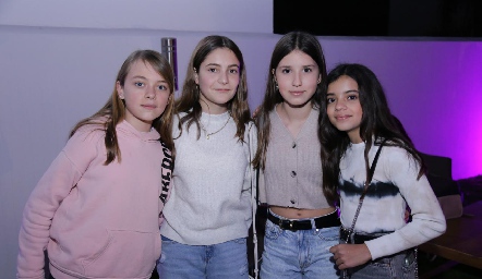  Anabella, Cayetana, Vane y Sofía.