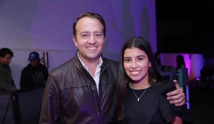  Javier Algara con su hija Isa.