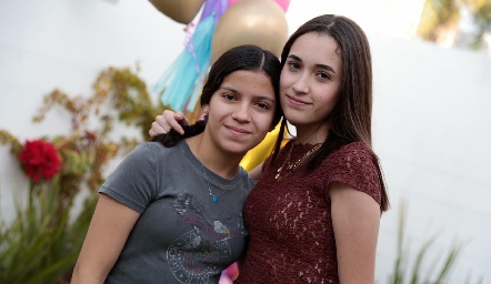  Camila Díaz y Sofía Garza.