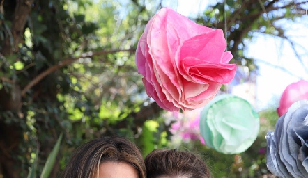  Nuria Minondo y Mónica Garza.