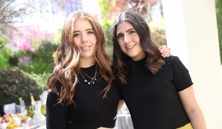  Karla Toranzo y Camila Villarreal.