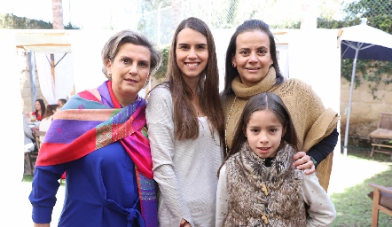  Gabriela Portillo, Ana Gaby González, Mónica Portillo y Moni González.