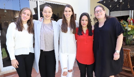  Fernanda Tavera, Daniela Martínez, Ana Gaby González, Rita Villalobos y Amalia Rojas.